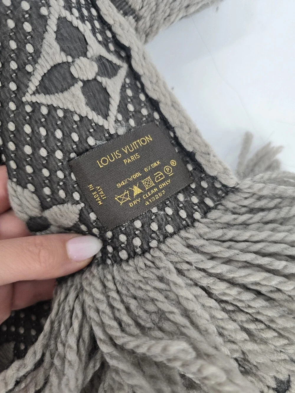 Louis Vuitton Logomania Gray Wool Fringe Scarf